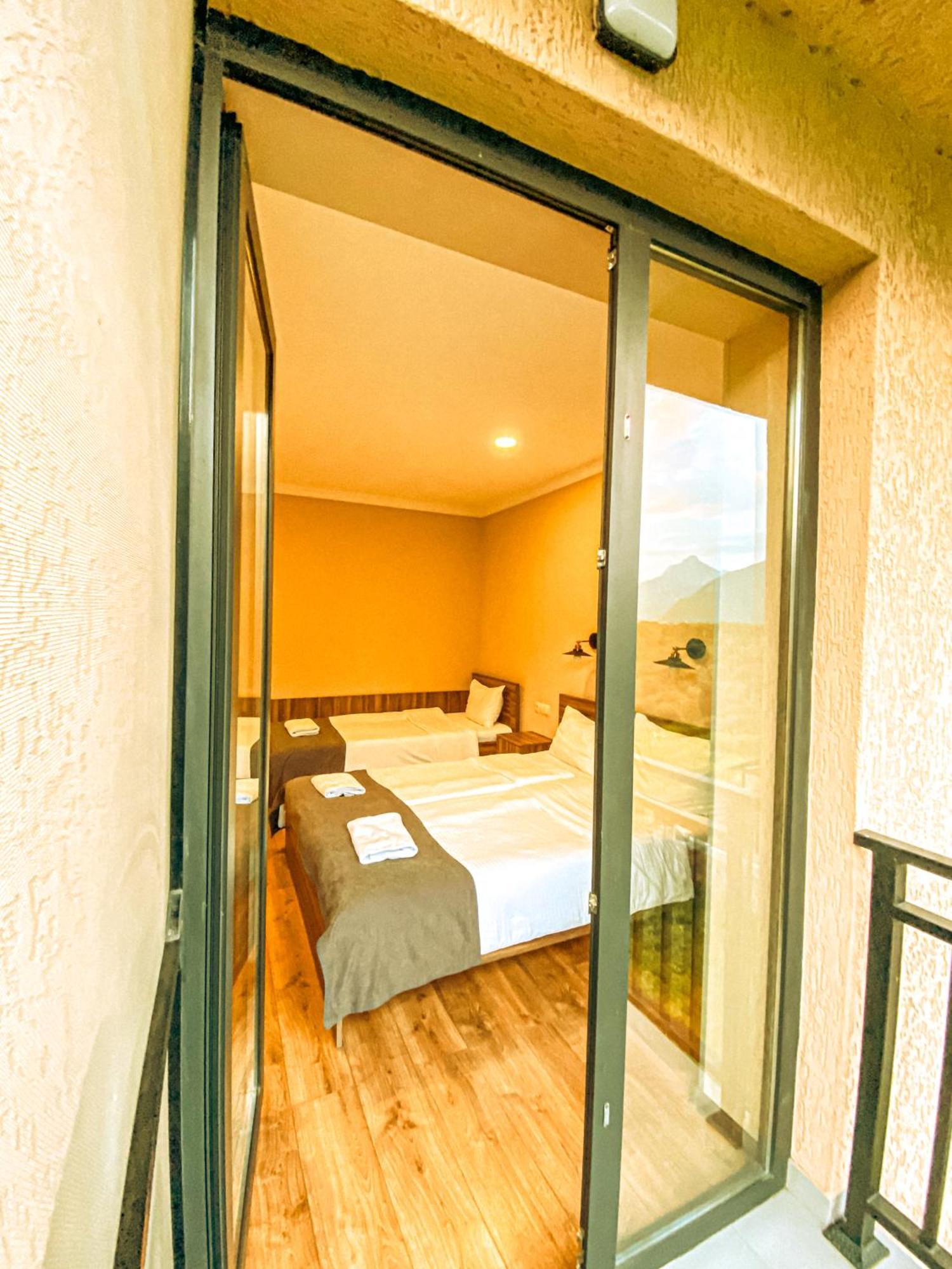 Hotel Gold Kazbegi מראה חיצוני תמונה